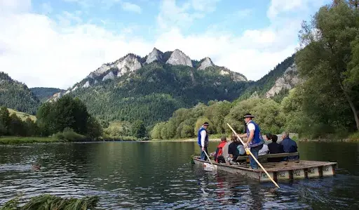 Splav Dunajca na drevených pltiach